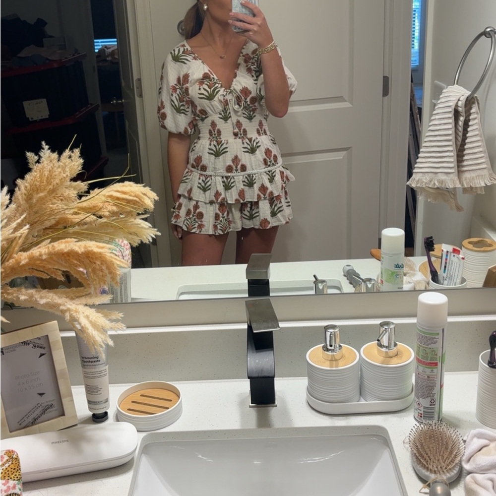 SAYLOR Elegant Cream Blouse